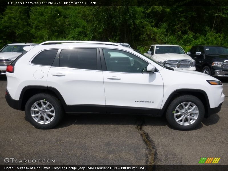Bright White / Black 2016 Jeep Cherokee Latitude 4x4