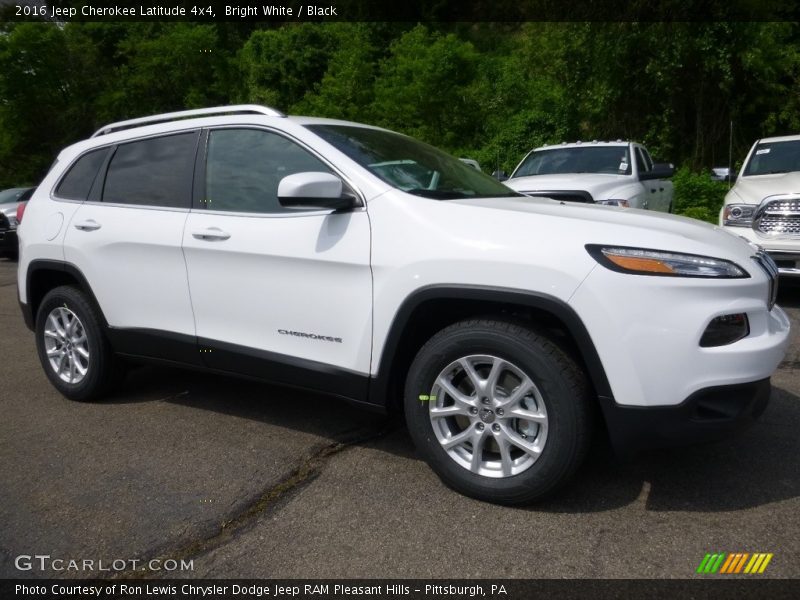 Bright White / Black 2016 Jeep Cherokee Latitude 4x4