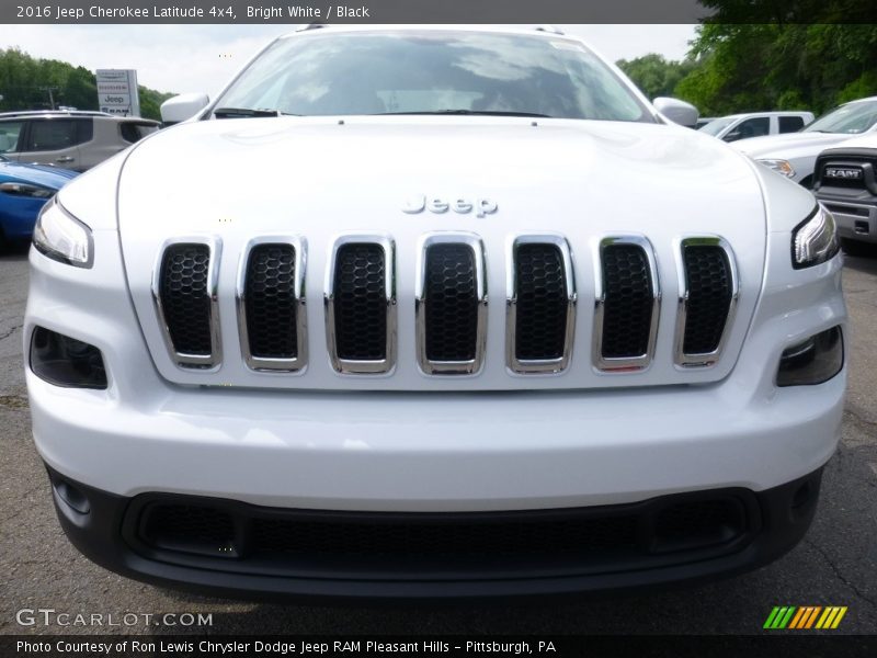 Bright White / Black 2016 Jeep Cherokee Latitude 4x4
