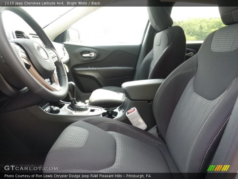 Bright White / Black 2016 Jeep Cherokee Latitude 4x4