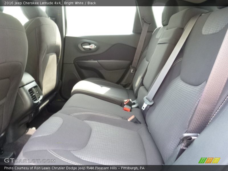 Bright White / Black 2016 Jeep Cherokee Latitude 4x4