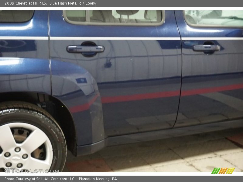 Blue Flash Metallic / Ebony 2009 Chevrolet HHR LS