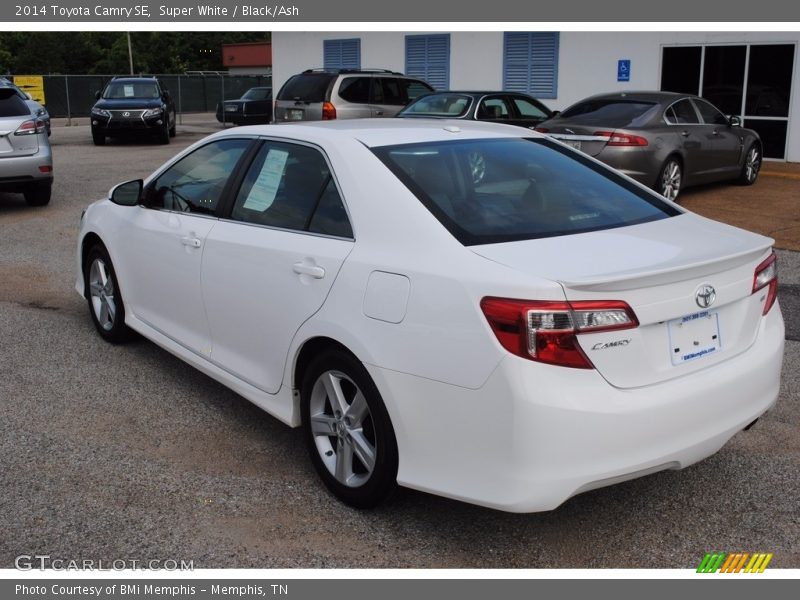 Super White / Black/Ash 2014 Toyota Camry SE