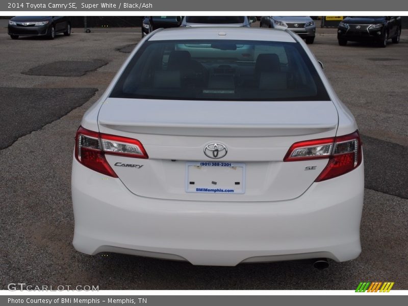 Super White / Black/Ash 2014 Toyota Camry SE