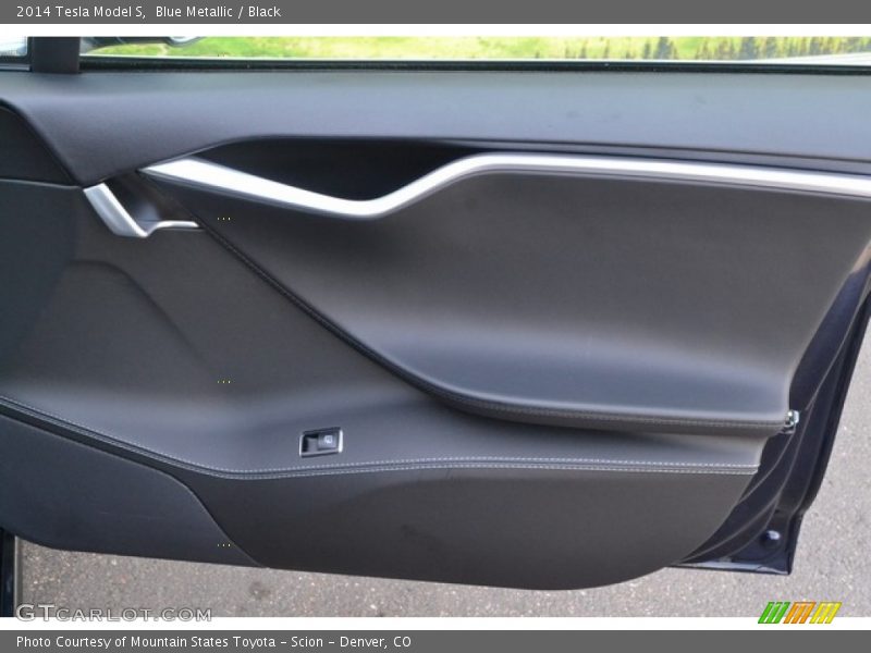 Door Panel of 2014 Model S 