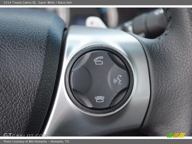 Super White / Black/Ash 2014 Toyota Camry SE