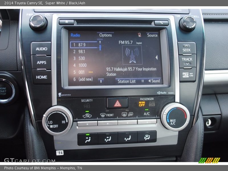 Super White / Black/Ash 2014 Toyota Camry SE