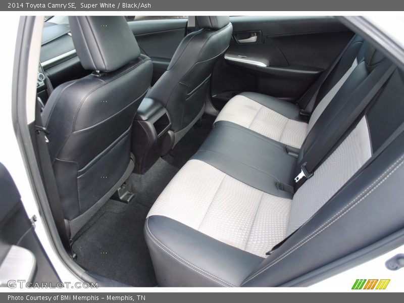 Super White / Black/Ash 2014 Toyota Camry SE