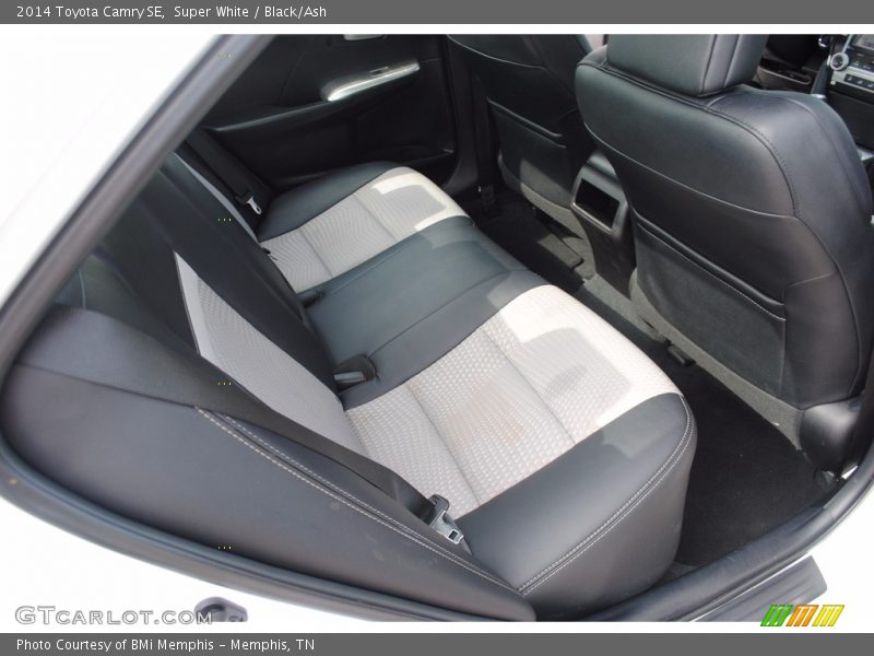 Super White / Black/Ash 2014 Toyota Camry SE