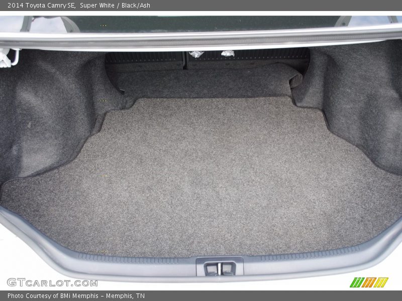Super White / Black/Ash 2014 Toyota Camry SE