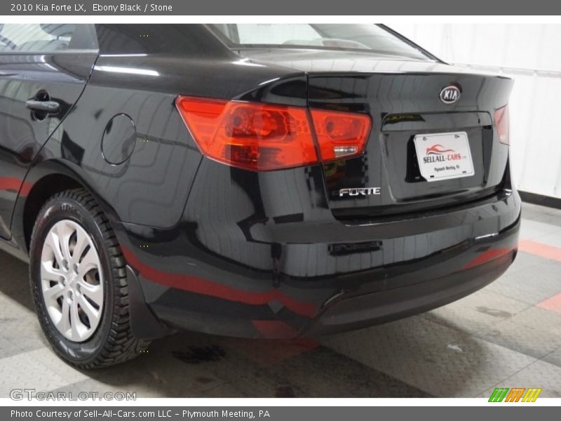 Ebony Black / Stone 2010 Kia Forte LX