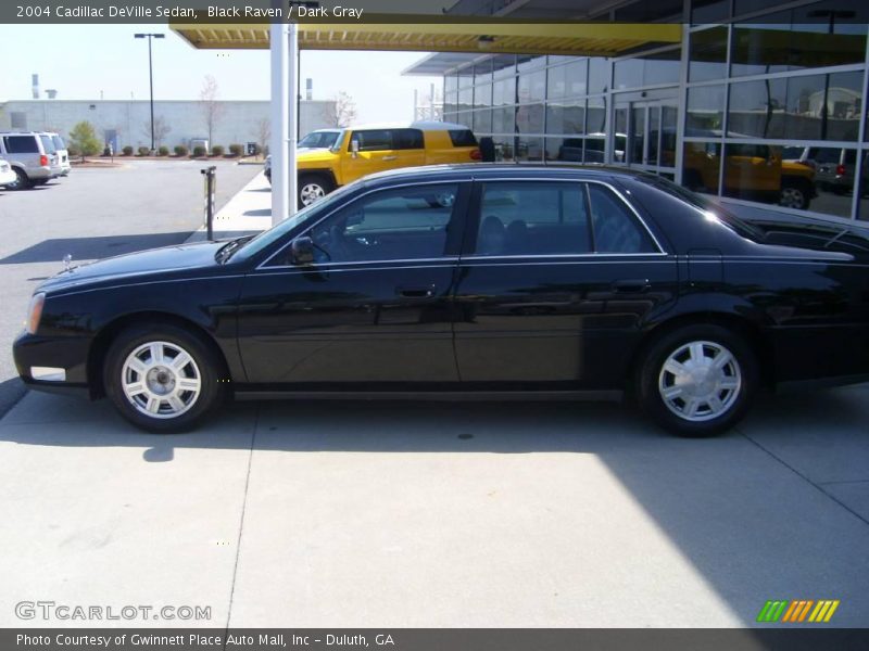 Black Raven / Dark Gray 2004 Cadillac DeVille Sedan