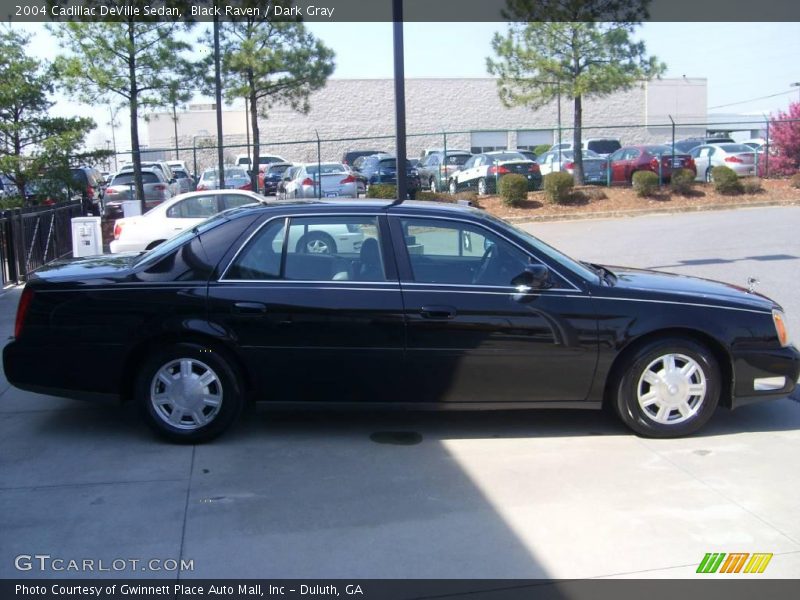 Black Raven / Dark Gray 2004 Cadillac DeVille Sedan