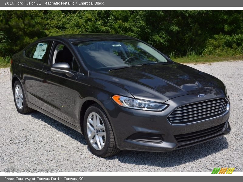 Magnetic Metallic / Charcoal Black 2016 Ford Fusion SE