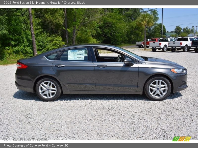 Magnetic Metallic / Charcoal Black 2016 Ford Fusion SE