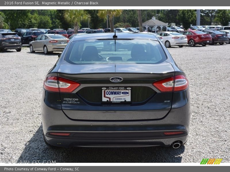 Magnetic Metallic / Charcoal Black 2016 Ford Fusion SE