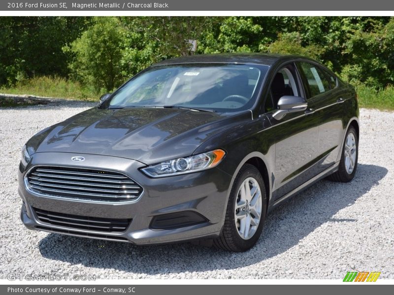 Magnetic Metallic / Charcoal Black 2016 Ford Fusion SE