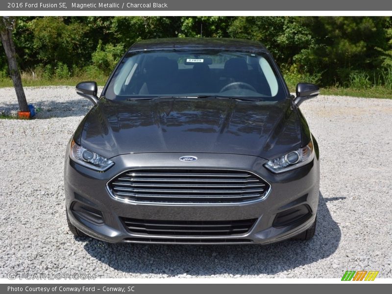Magnetic Metallic / Charcoal Black 2016 Ford Fusion SE