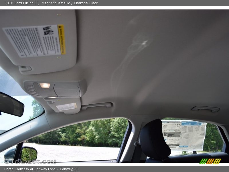 Magnetic Metallic / Charcoal Black 2016 Ford Fusion SE