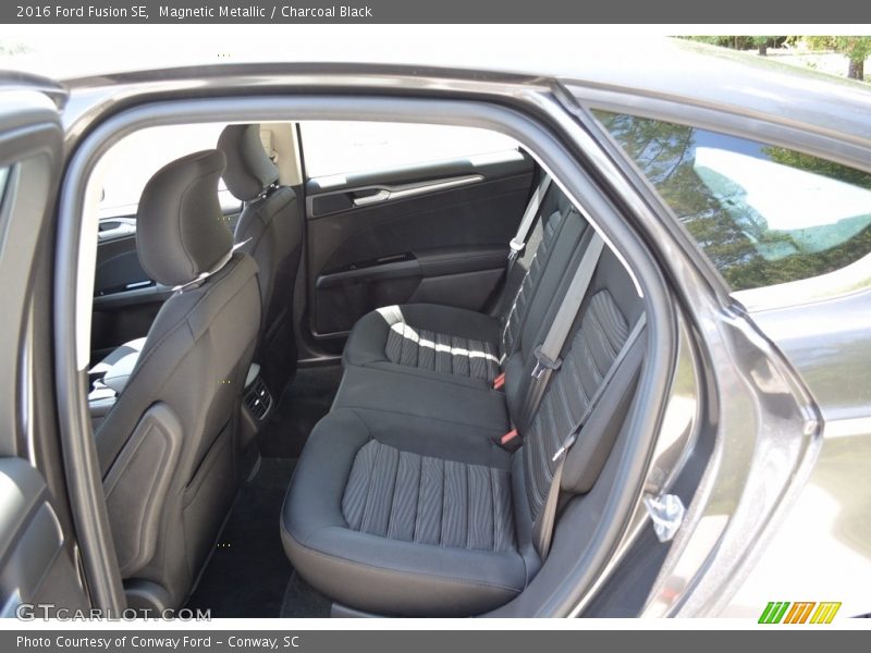 Magnetic Metallic / Charcoal Black 2016 Ford Fusion SE