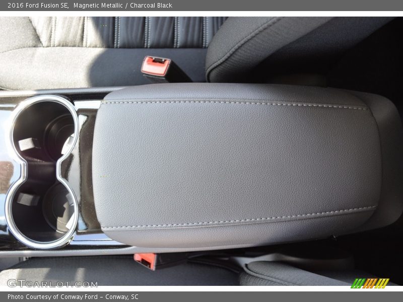 Magnetic Metallic / Charcoal Black 2016 Ford Fusion SE
