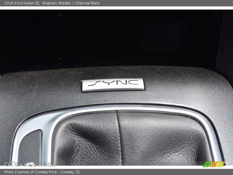Magnetic Metallic / Charcoal Black 2016 Ford Fusion SE
