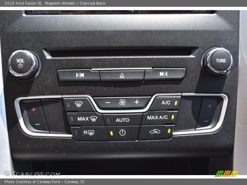 Magnetic Metallic / Charcoal Black 2016 Ford Fusion SE
