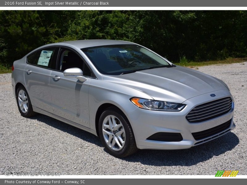 Ingot Silver Metallic / Charcoal Black 2016 Ford Fusion SE