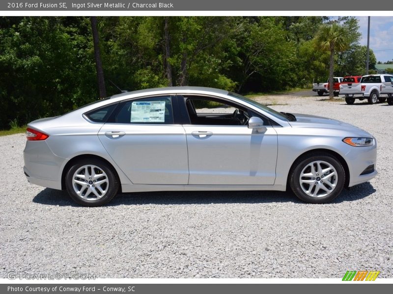 Ingot Silver Metallic / Charcoal Black 2016 Ford Fusion SE