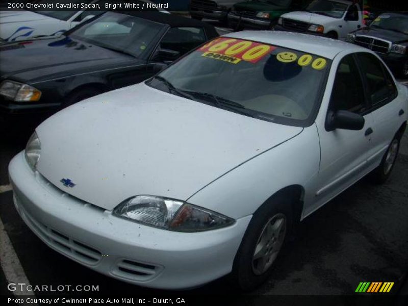Bright White / Neutral 2000 Chevrolet Cavalier Sedan