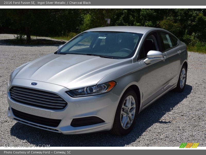 Ingot Silver Metallic / Charcoal Black 2016 Ford Fusion SE