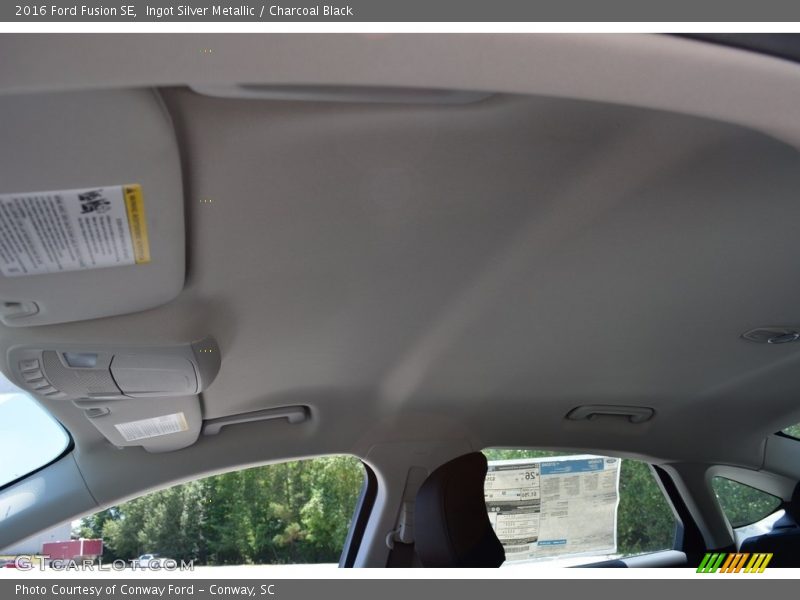 Ingot Silver Metallic / Charcoal Black 2016 Ford Fusion SE