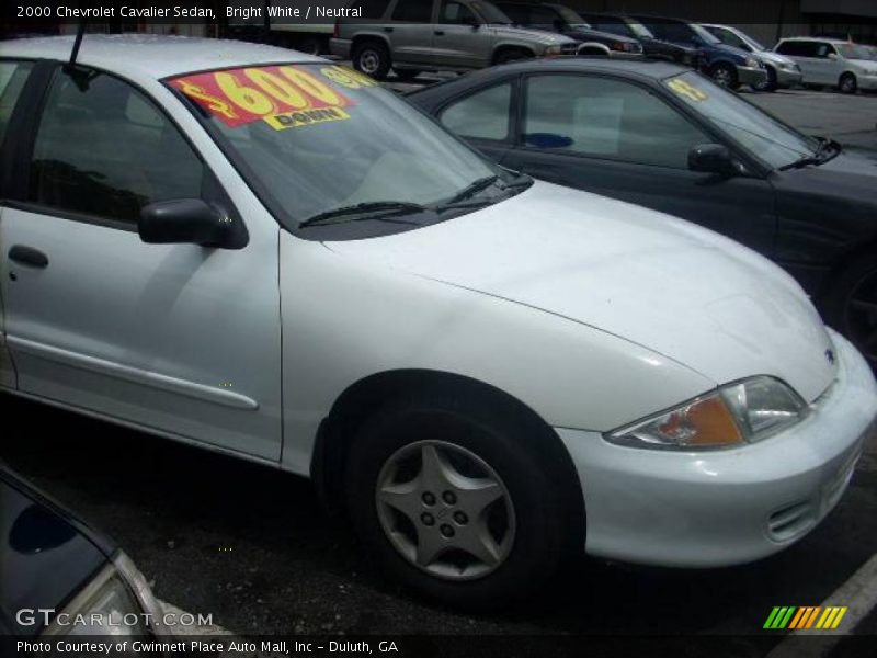 Bright White / Neutral 2000 Chevrolet Cavalier Sedan
