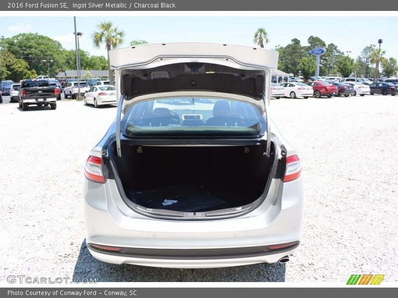 Ingot Silver Metallic / Charcoal Black 2016 Ford Fusion SE