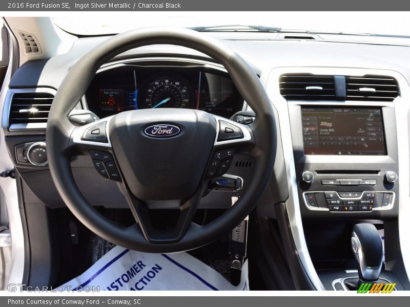 Ingot Silver Metallic / Charcoal Black 2016 Ford Fusion SE