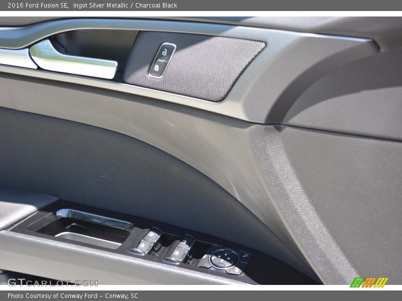 Ingot Silver Metallic / Charcoal Black 2016 Ford Fusion SE