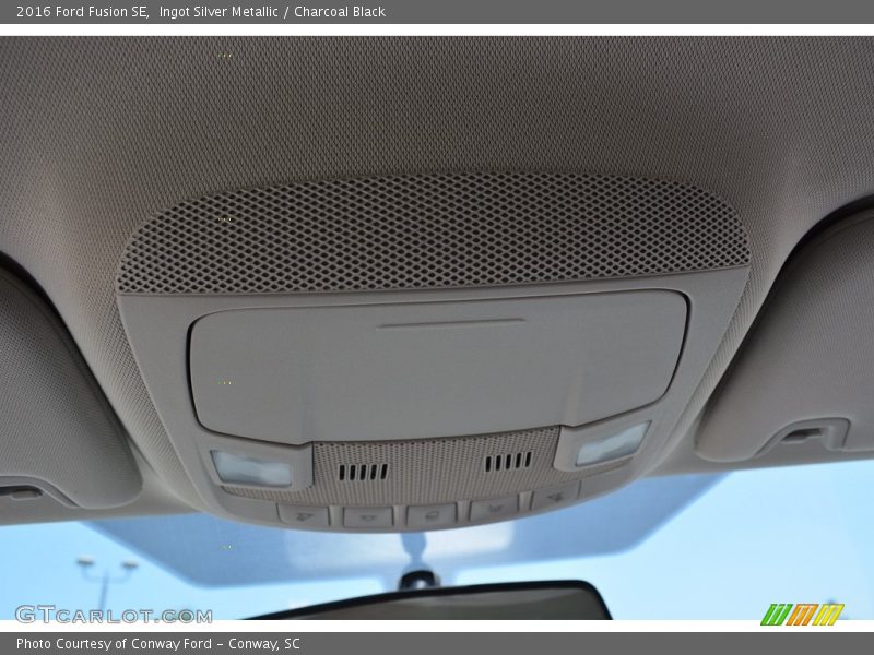 Ingot Silver Metallic / Charcoal Black 2016 Ford Fusion SE