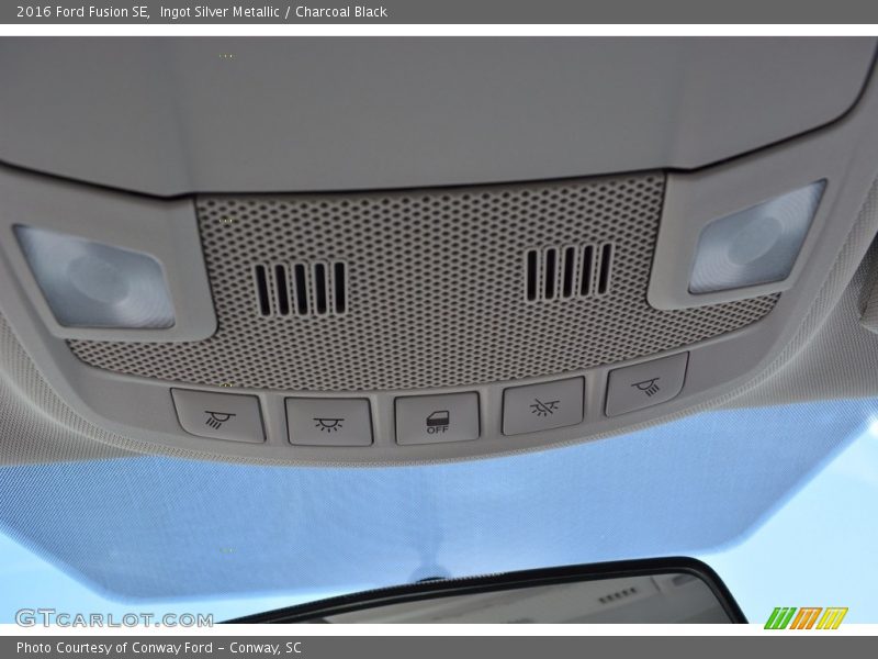 Ingot Silver Metallic / Charcoal Black 2016 Ford Fusion SE