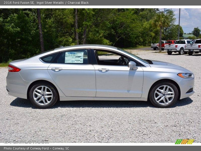 Ingot Silver Metallic / Charcoal Black 2016 Ford Fusion SE