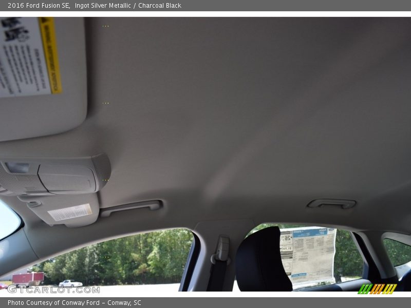 Ingot Silver Metallic / Charcoal Black 2016 Ford Fusion SE
