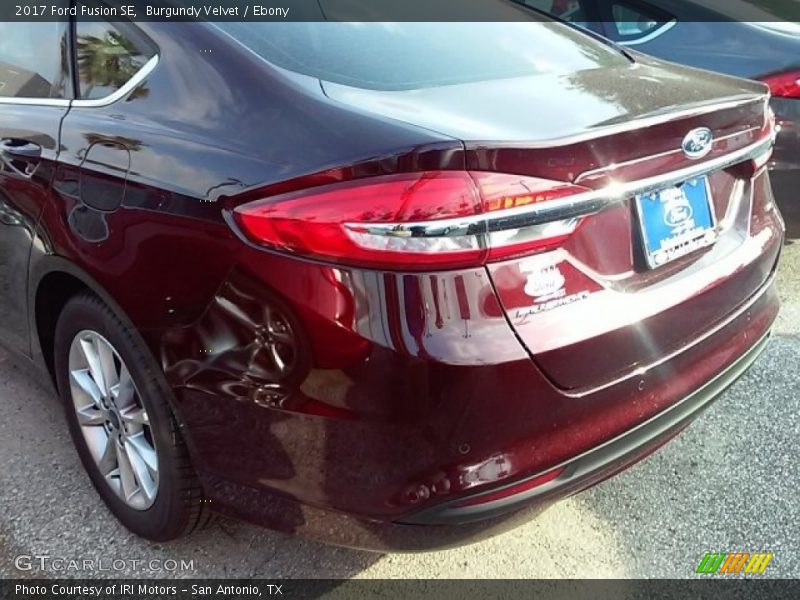 Burgundy Velvet / Ebony 2017 Ford Fusion SE