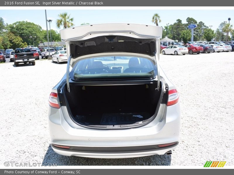 Ingot Silver Metallic / Charcoal Black 2016 Ford Fusion SE
