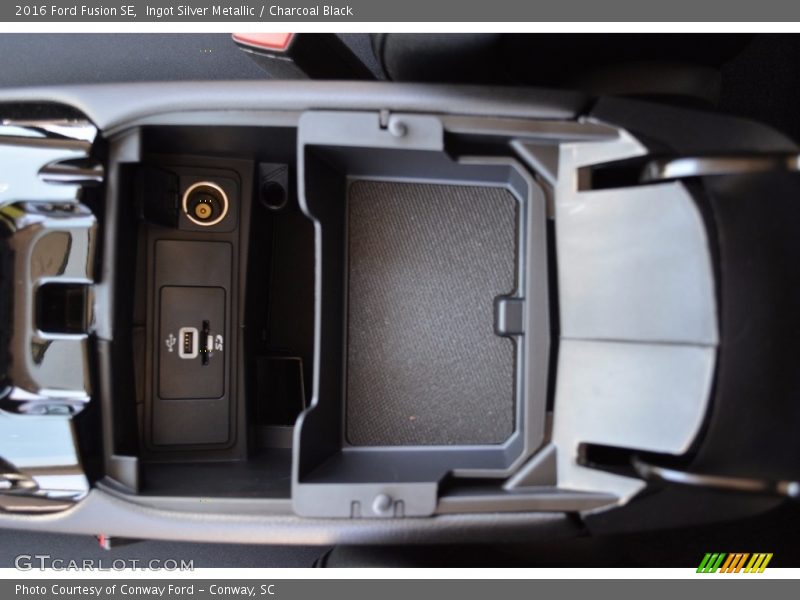 Ingot Silver Metallic / Charcoal Black 2016 Ford Fusion SE