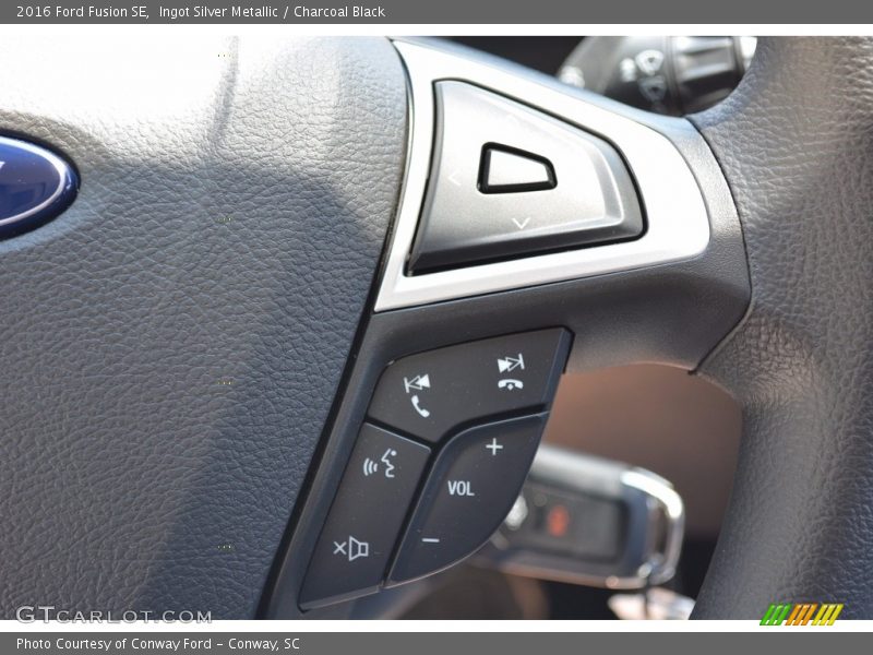 Ingot Silver Metallic / Charcoal Black 2016 Ford Fusion SE
