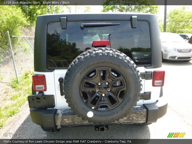 Bright White / Black 2016 Jeep Wrangler Sport