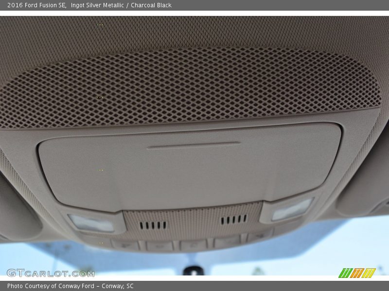 Ingot Silver Metallic / Charcoal Black 2016 Ford Fusion SE