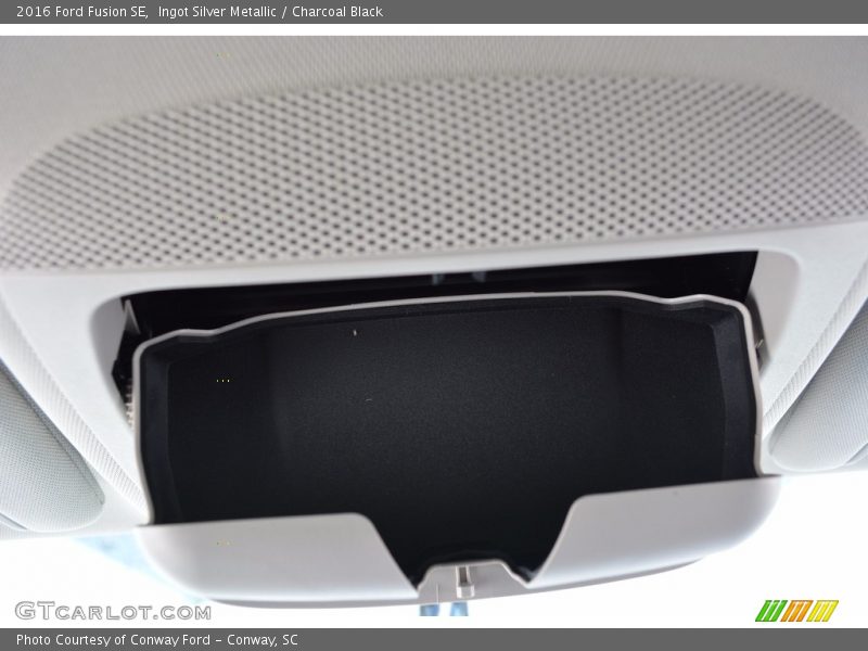 Ingot Silver Metallic / Charcoal Black 2016 Ford Fusion SE