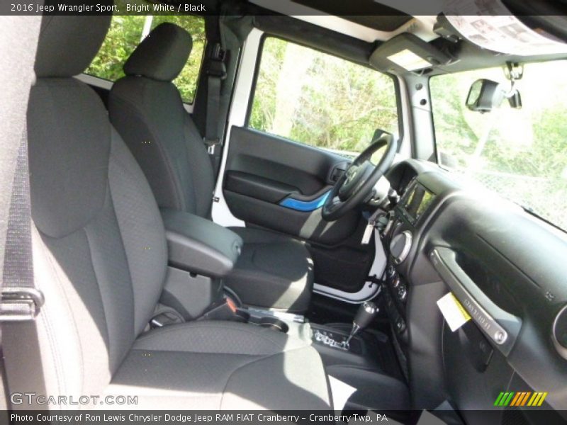 Bright White / Black 2016 Jeep Wrangler Sport