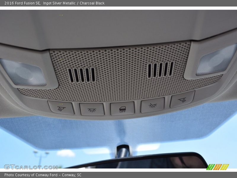 Ingot Silver Metallic / Charcoal Black 2016 Ford Fusion SE