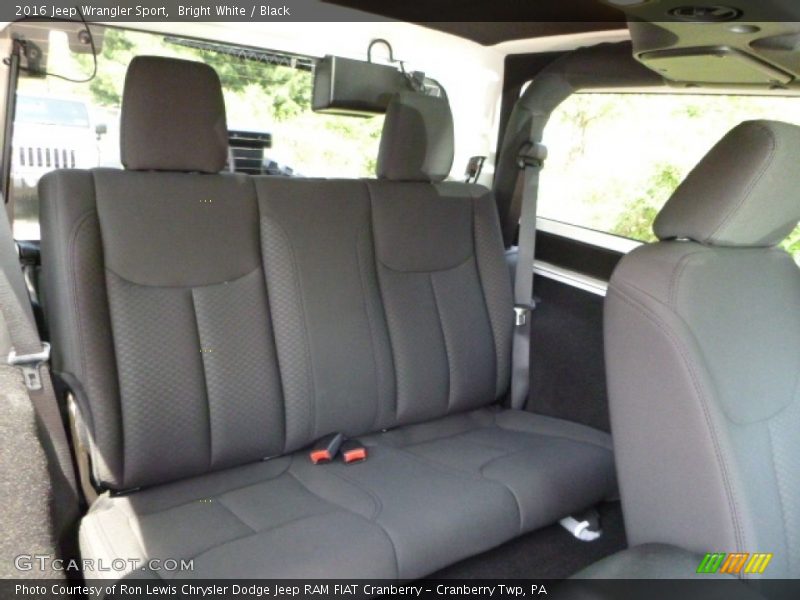 Bright White / Black 2016 Jeep Wrangler Sport